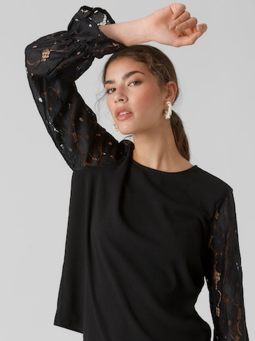 VERO MODA - Blusa 'Seja' en negro