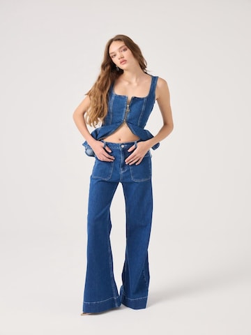 HOLLY LOLLY Flared Jeans in Blauw