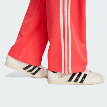 ADIDAS ORIGINALS - regular Pantalón deportivo 'FIREBIRD' en rojo