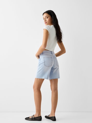 Bershka Regular Shorts in Blau