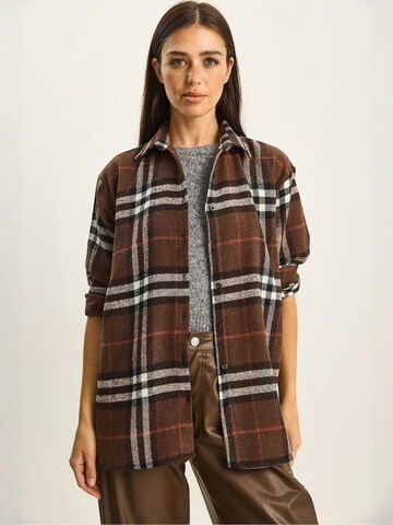 Bianco Lucci - Blusa em castanho: frente