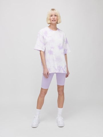 T-Shirt 'CHRISTINA' ABOUT YOU x VIAM Studio en violet : devant