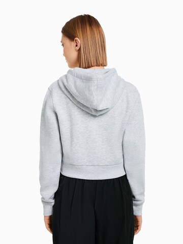 Bershka Sweatjacke in Grau