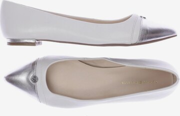 TOMMY HILFIGER Flats & Loafers in 39,5 in White: front