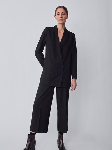 JUST FEMALE Regular Pleated Pants 'Watson' in Black: front