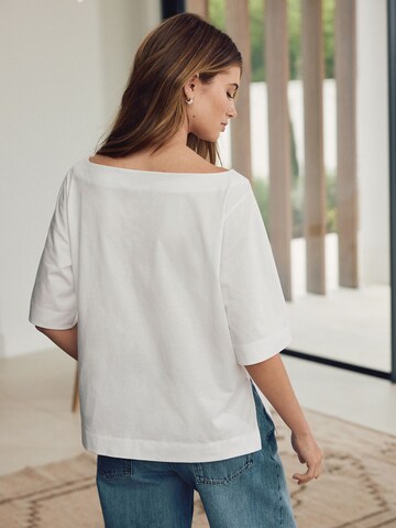 Tricou de la Next pe alb