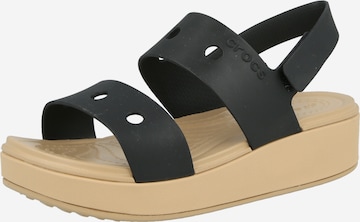 juoda Crocs Atviri batai 'Brooklyn': priekis
