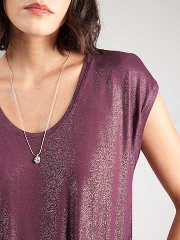 T-shirt 'PCALICE' PIECES Curve en rouge