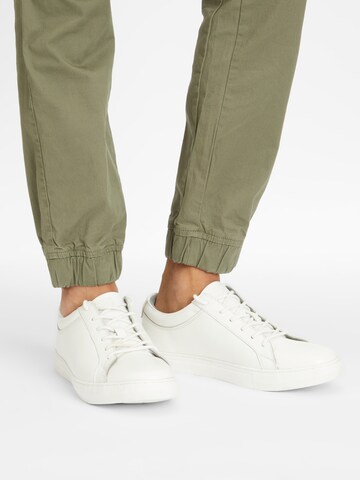 Baskets basses 'Galaxy' JACK & JONES en blanc : devant