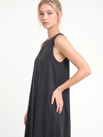 Robe No Matter What en noir