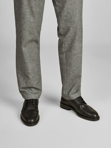 HECHTER PARIS Lace-Up Shoes in Black: front