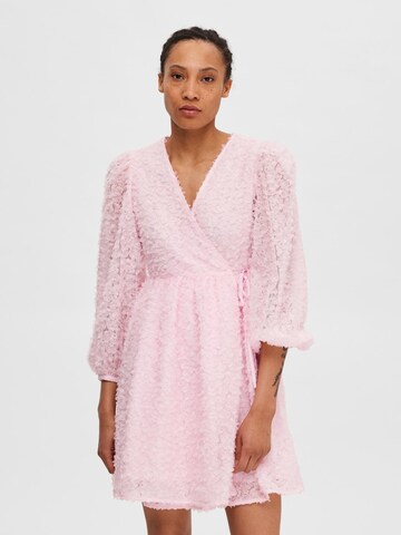 Selected Femme Petite Платье в Ярко-розовый: спереди