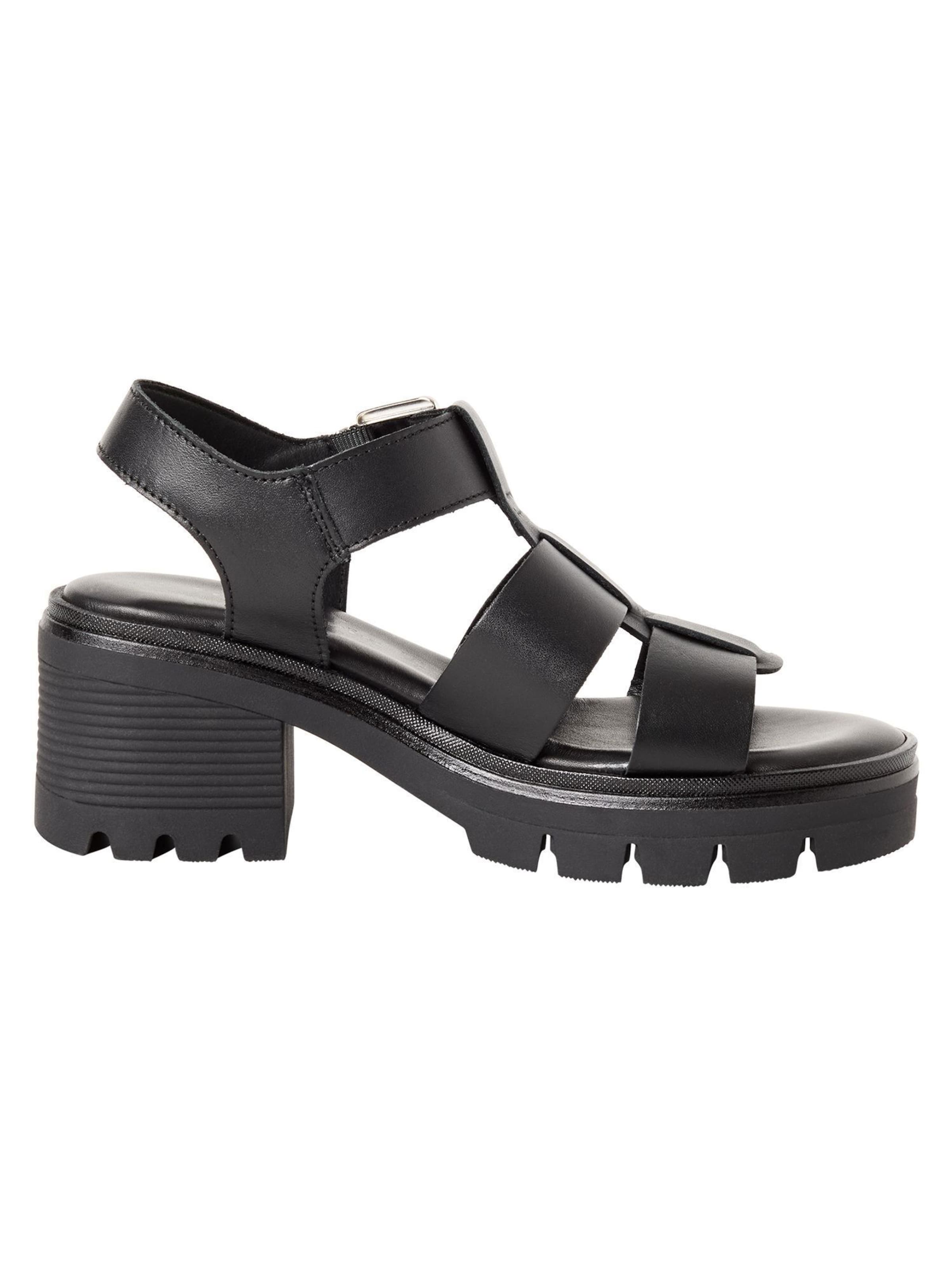 Tamaris Sandal in Black