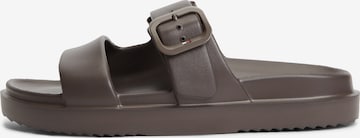 TOMMY HILFIGER Чехли в кафяво: отпред