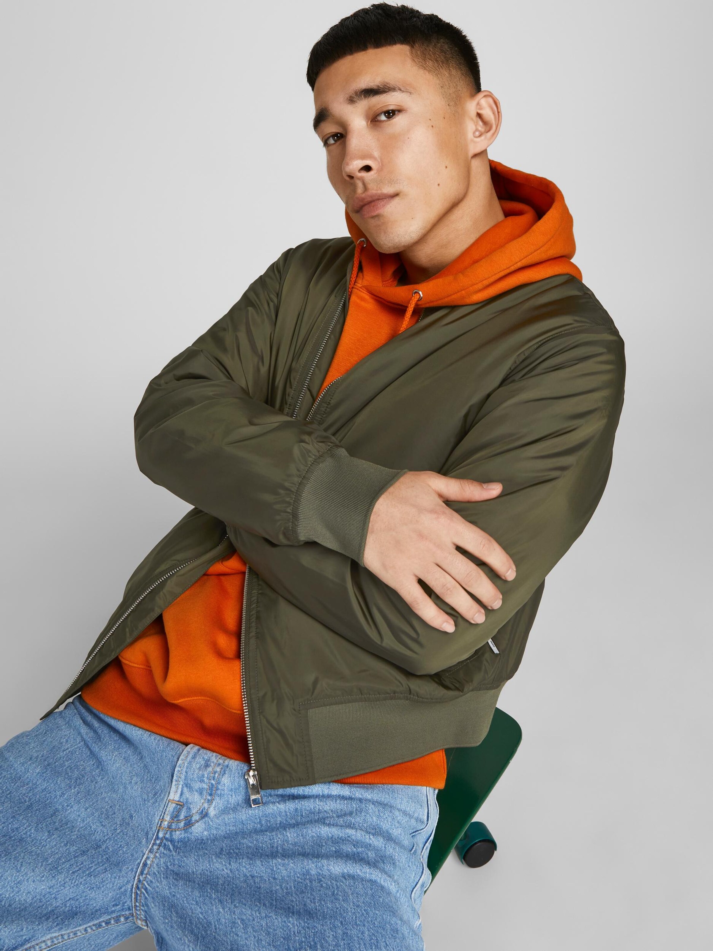 Männer Jacken JACK & JONES Jacke 'Clay' in Dunkelgrün - VK29666 Männer Jacken JACK & JONES Jacke 'Clay' in Dunkelgrün - VK29666