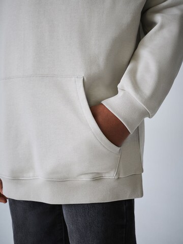 smALLSAINTS Свитшот в Серый