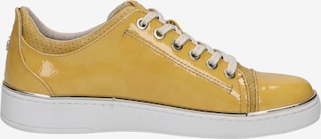 MUSTANG Sneakers in Yellow