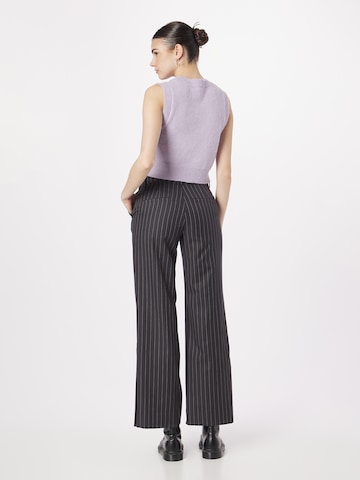 Wide Leg Pantalon à plis 'Kylie' WEEKDAY en gris