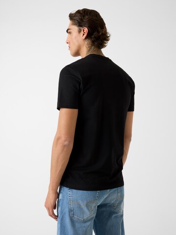GUESS - Camiseta en negro