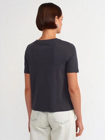 Dilvin T-Shirts in Grau