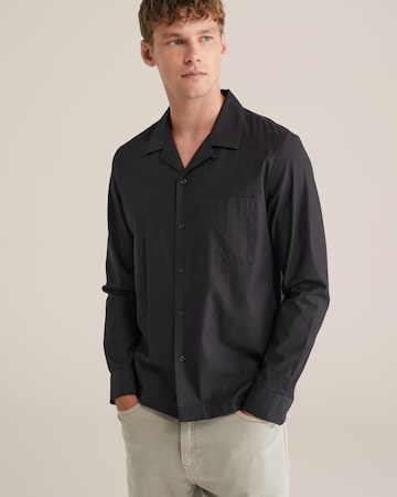 WE Fashion - Ajuste regular Camisa en negro: frente