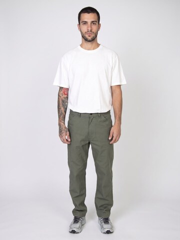 CAT Luźne Spodnie 'Canvas Carpenter Beetle Pants' w kolorze zielony: przód