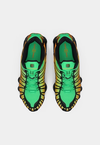 Nike Sportswear Ниски маратонки 'SHOX' в зелено