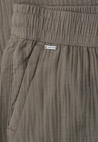 STREET ONE Loose fit Pants in Green