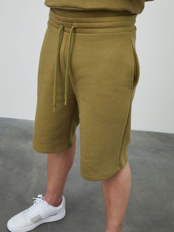 Regular Pantalon 'Tino' DAN FOX APPAREL en vert