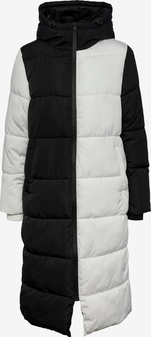 Y.A.S Winter coat 'CECILIE' in Black: front