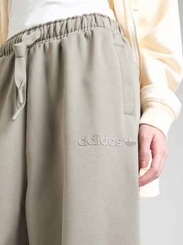 ADIDAS ORIGINALS Tapered Παντελόνι 'Essentials' σε πράσινο