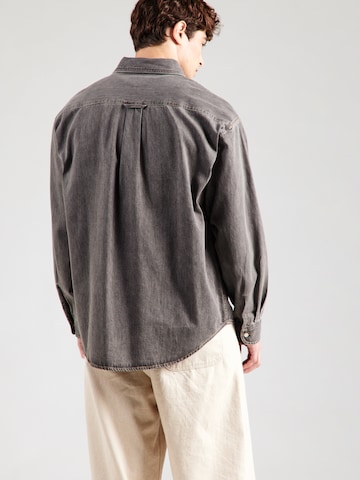 Carhartt WIP Классический крой Рубашка 'Lucas' в Черный