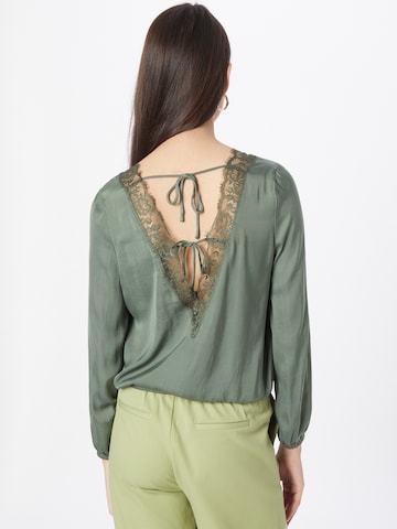 ABOUT YOU - Blusa 'Thalisa' em verde