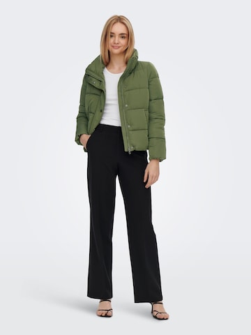 Veste mi-saison 'Cool' ONLY en vert