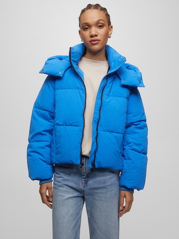 Pull&Bear Zimní bunda – modrá: přední strana