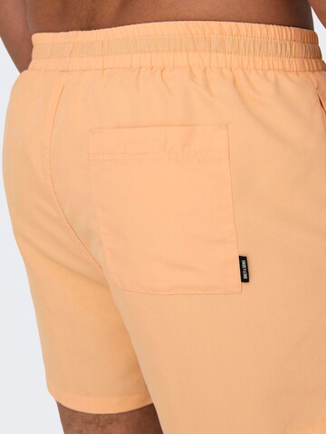 Only & Sons Badeshorts in Orange