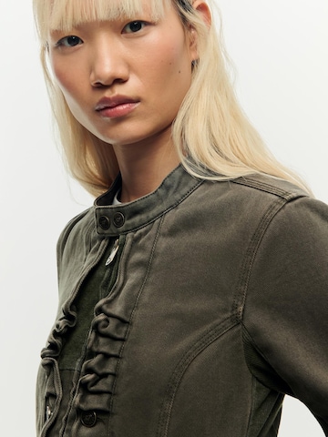 Geacă de primăvară-toamnă de la Desigual pe verde