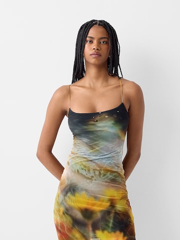 Rochie de vară de la Bershka pe galben