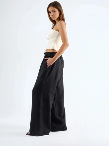 Busem Wide leg Broek in Zwart