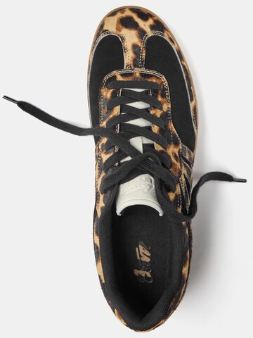 Pull&Bear Sneaker in Mischfarben