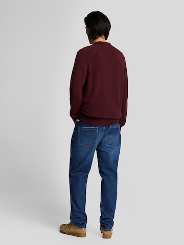 Lyle & Scott Tapered Jeans in Blauw