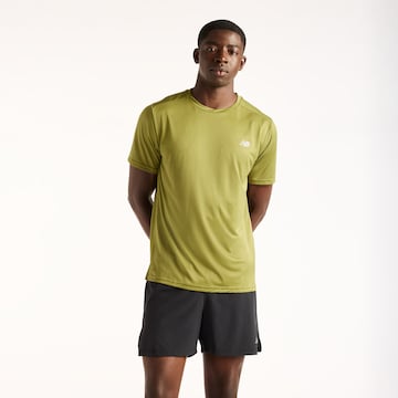 new balance Funktionsshirt 'Essential Run' in Grün: Vorderseite