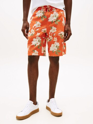 TOMMY HILFIGER Loosefit Shorts 'Mercer' in Orange: Vorderseite