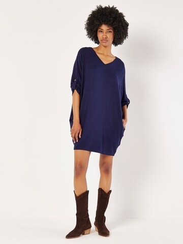 Robe Apricot en bleu