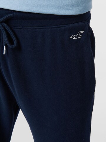 HOLLISTER Tapered Broek in Blauw