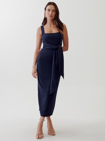 Tussah Dress 'LEE' in Blue: front