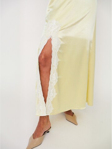 Robe ' Salacras ' Crās en jaune
