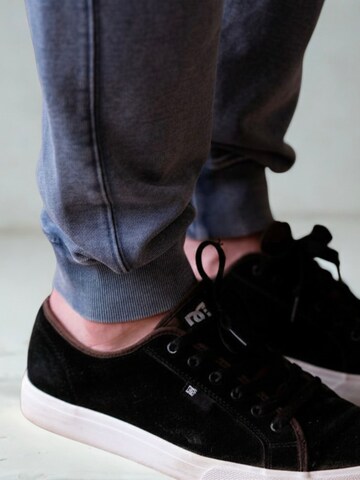 Seek 'n Hide Tapered Sportbroek 'Denim Washed Jogger' in Blauw