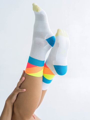 INCYLENCE Athletic Socks 'STRIDES' in White