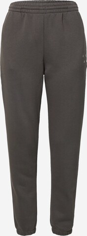 Casall Tapered Sportbroek in Grijs: voorkant